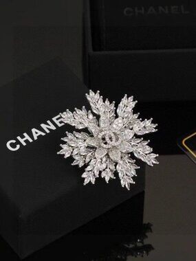 🍈🍈Chanel Snowflake/Wheat Motif Full-Diamond Brooch🍥🍥